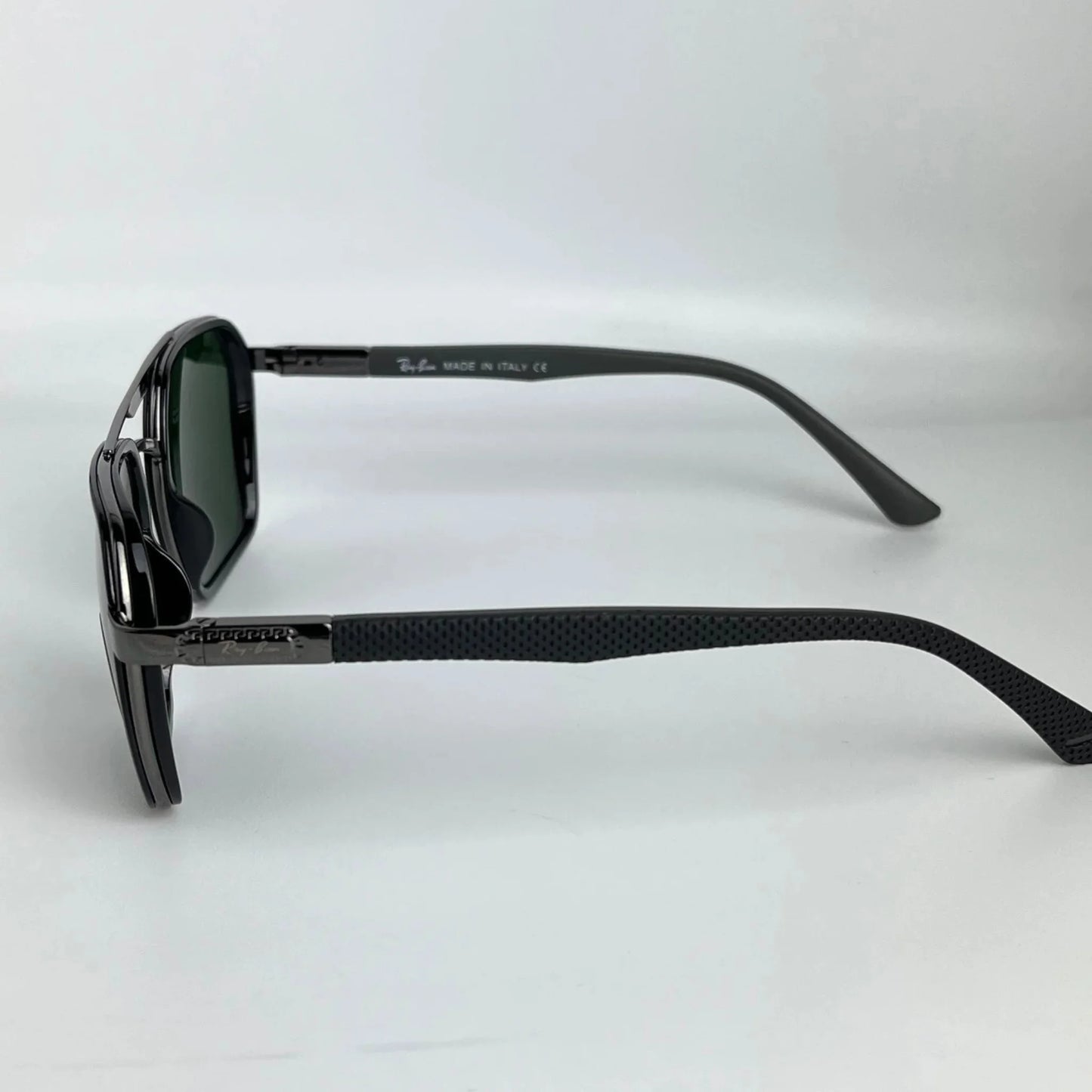 Ray Ban R04