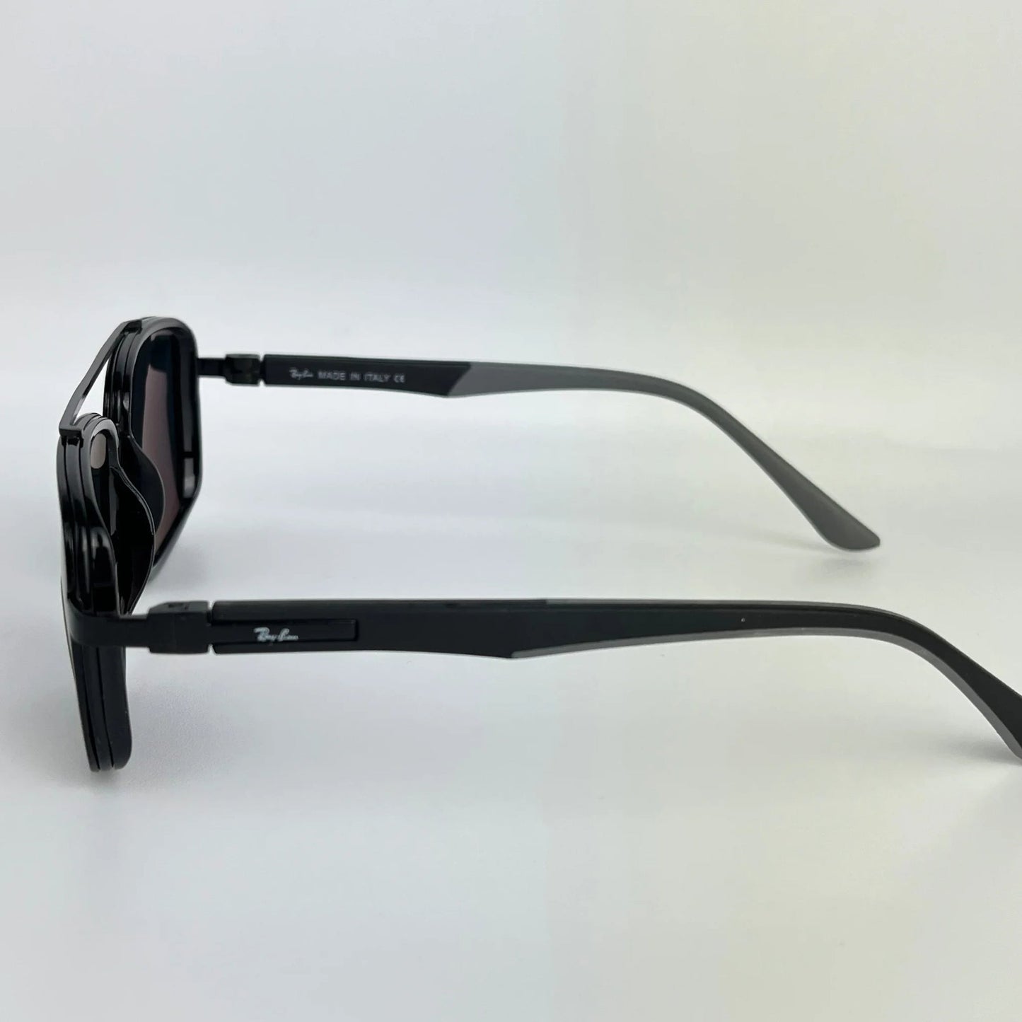 Ray-Ban R70