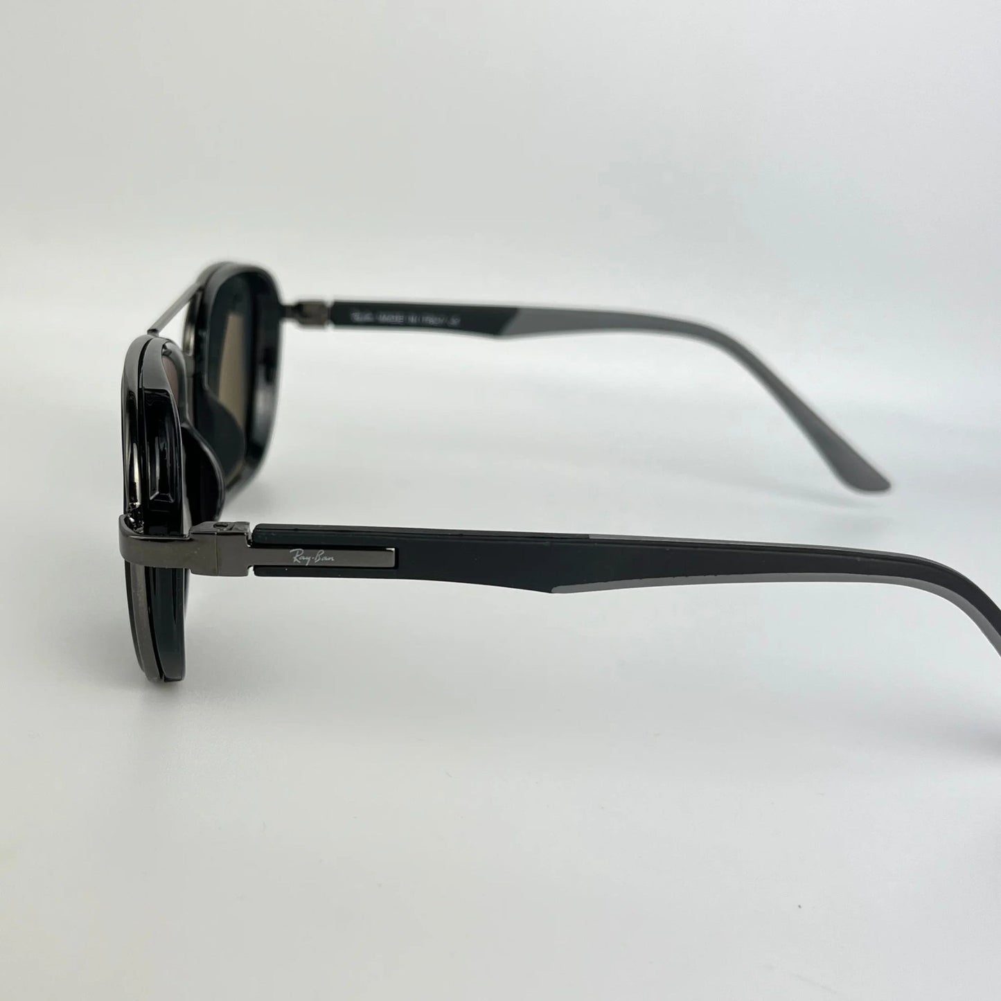 Ray-Ban R68