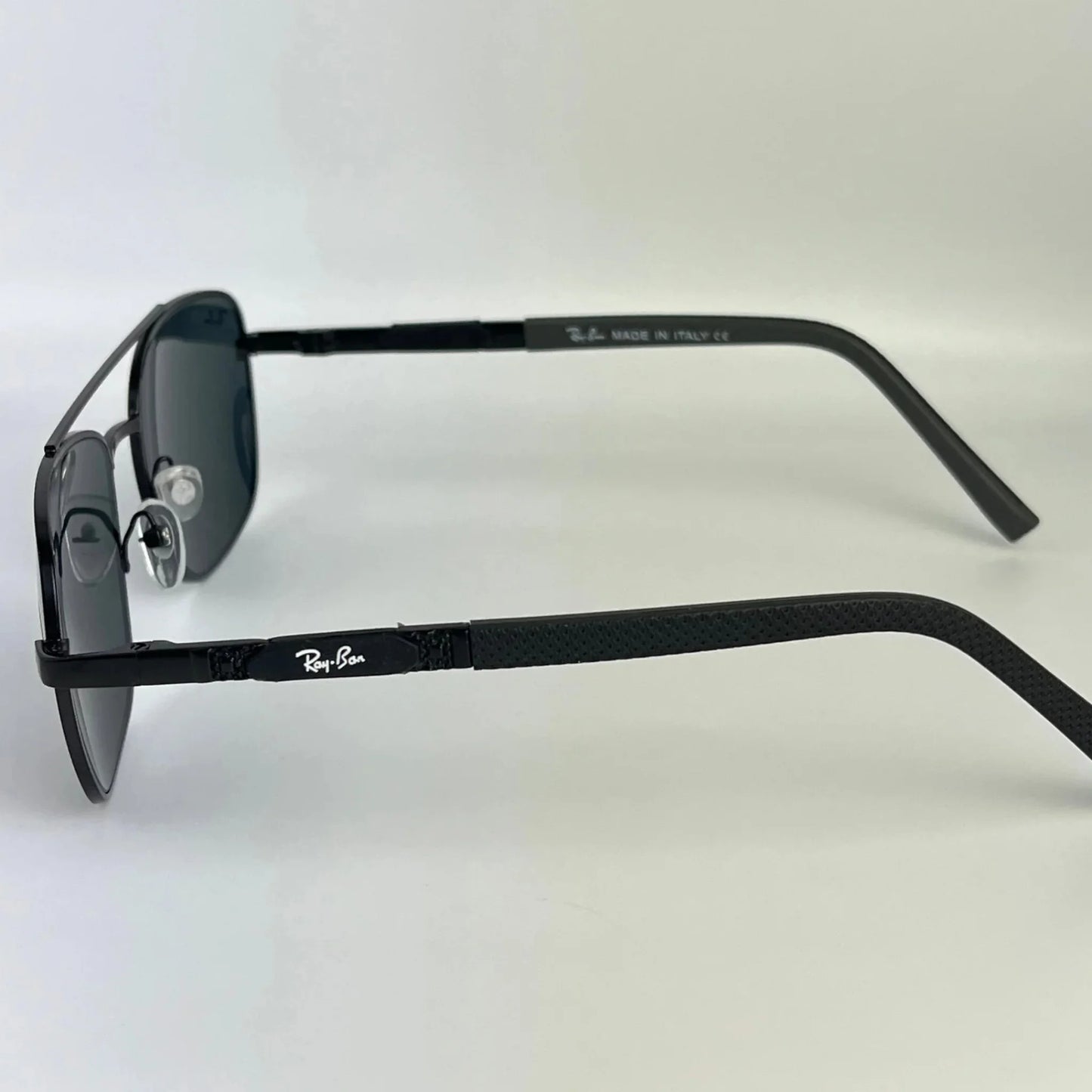 Ray-Ban R10