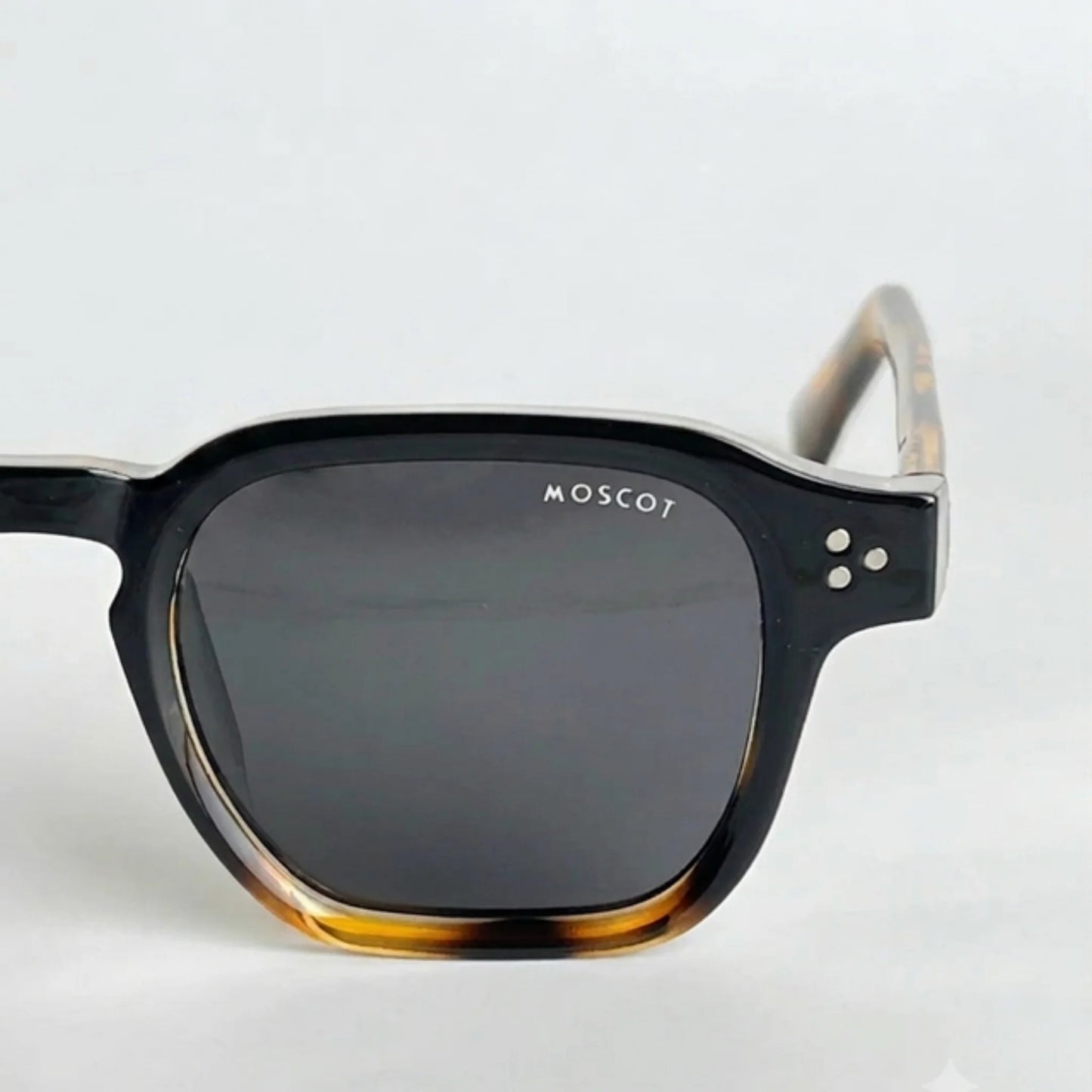 Moscot M151