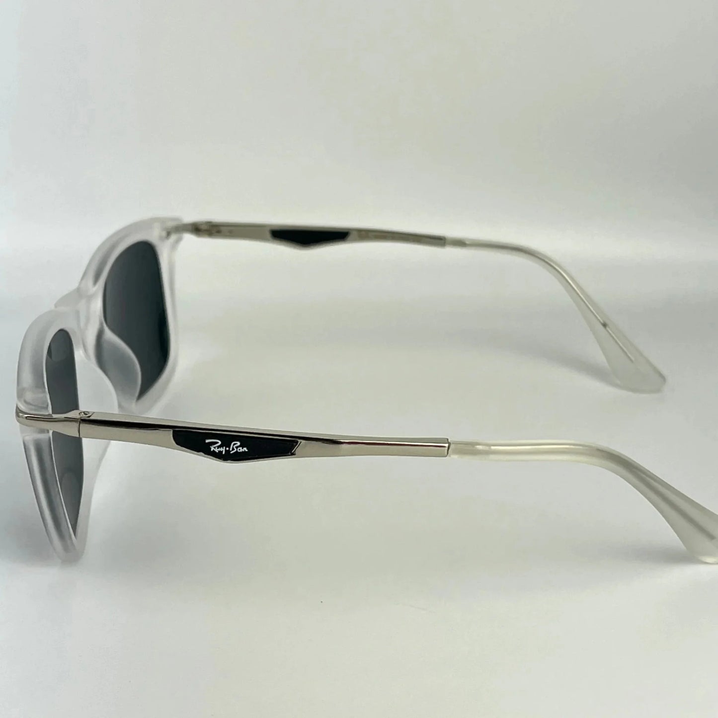 Ray-Ban R09