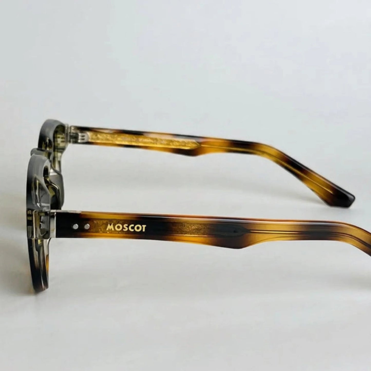 Moscot M151
