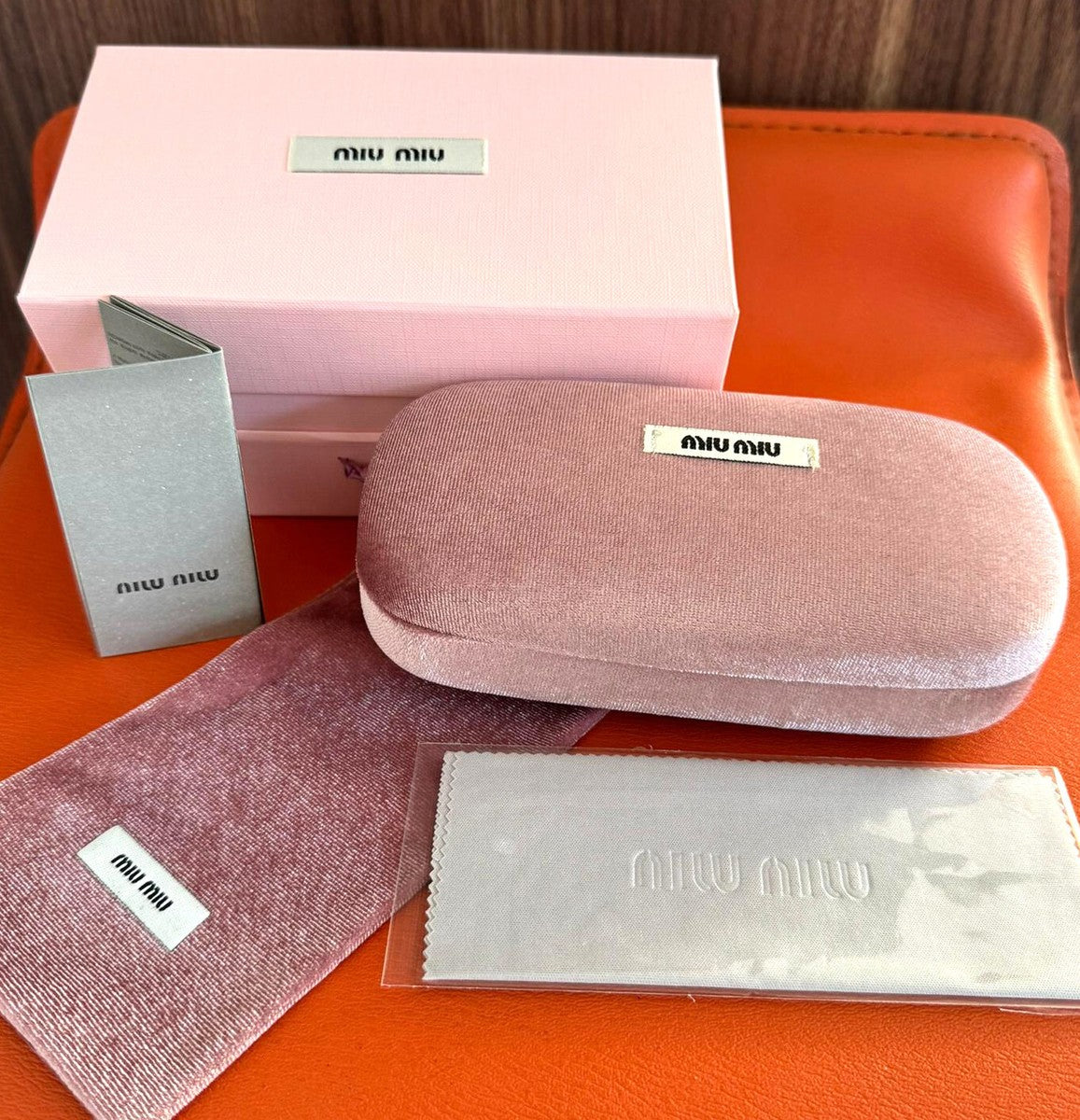 miu miu M02